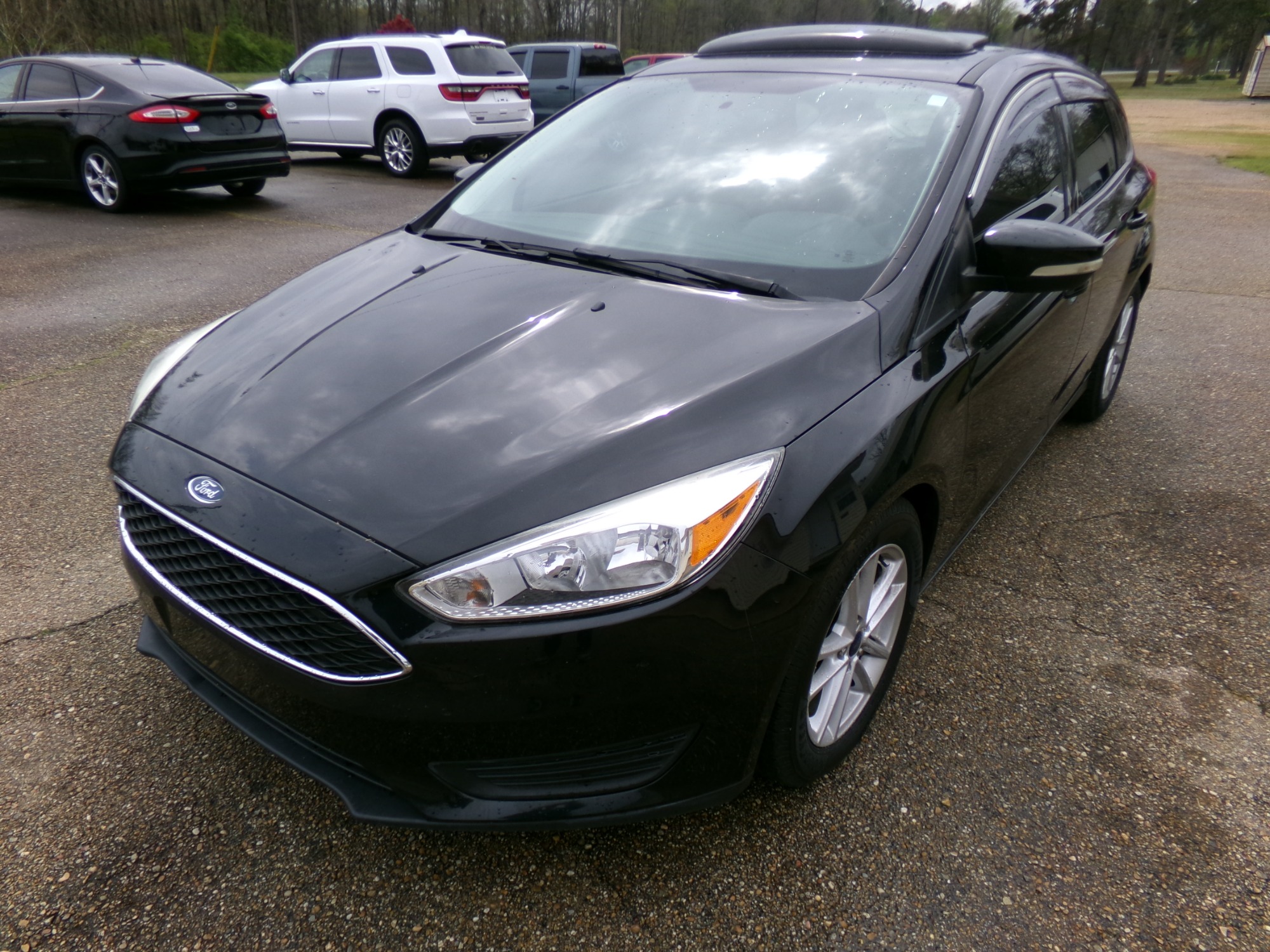 photo of 2015 Ford Focus SE Hatch